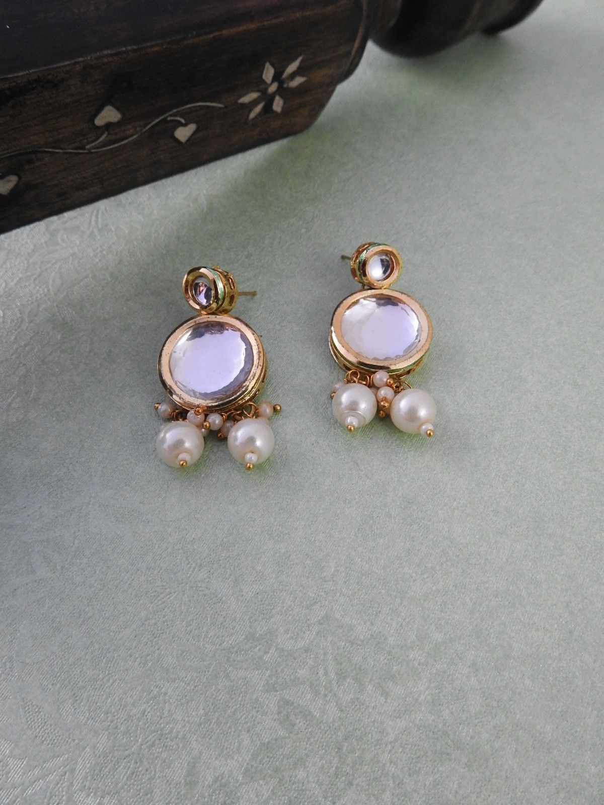 Aahana Kundan Pearl Necklace Set