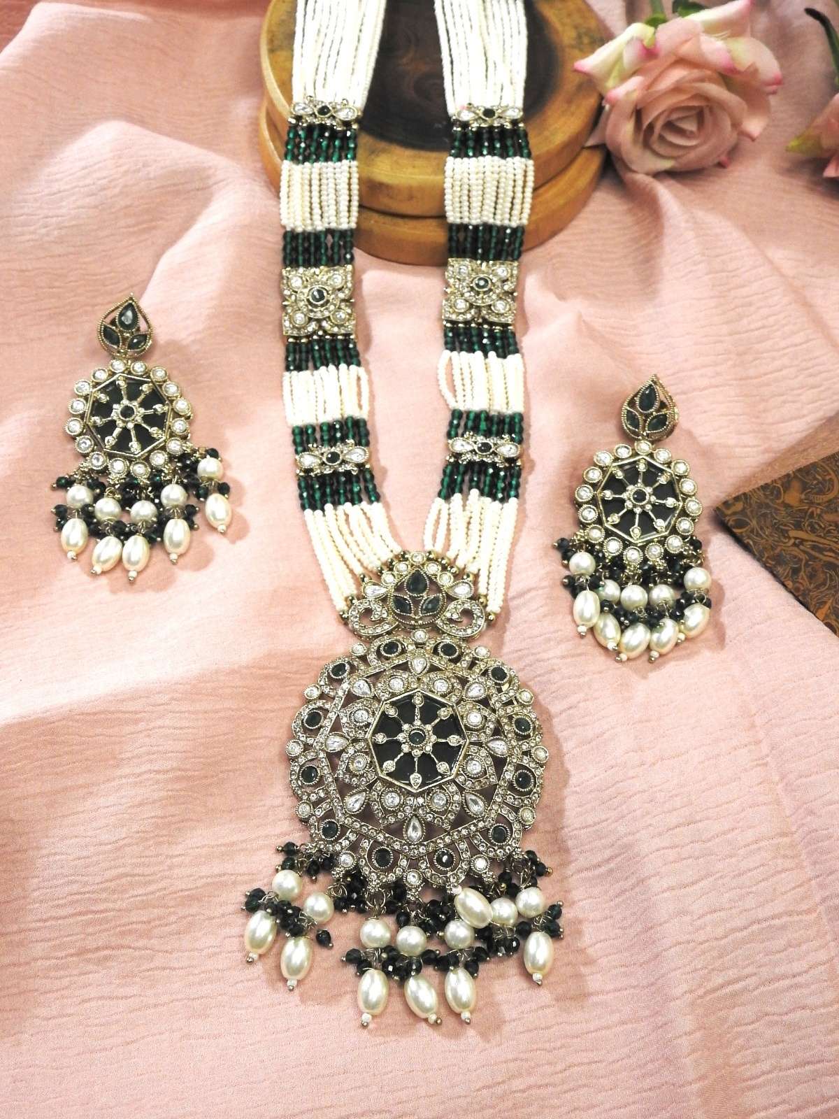 Emerald Royale Pearl Haar Set