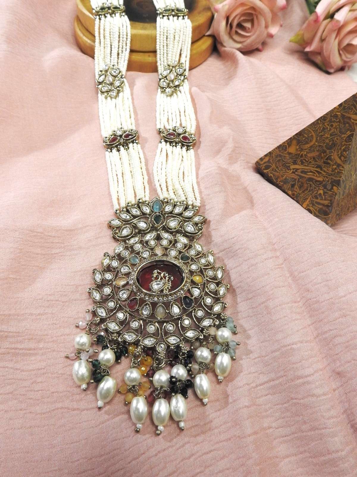 Regal Blossom Pearl Haar Set