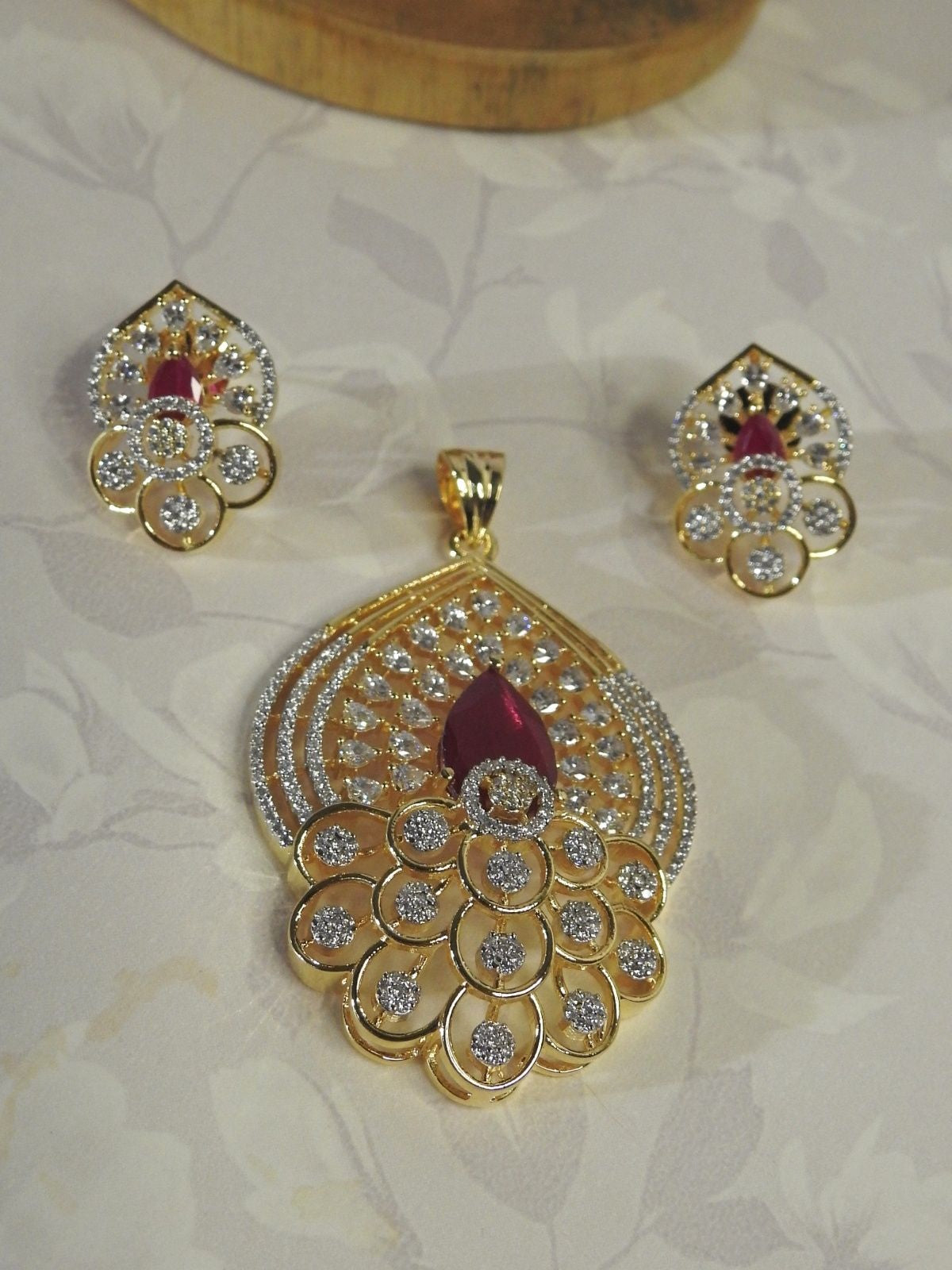 Ruby Majesty Pendant Set