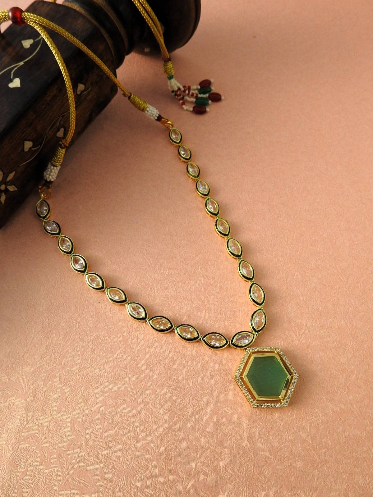 Emerald Hexa Elegance Necklace Set