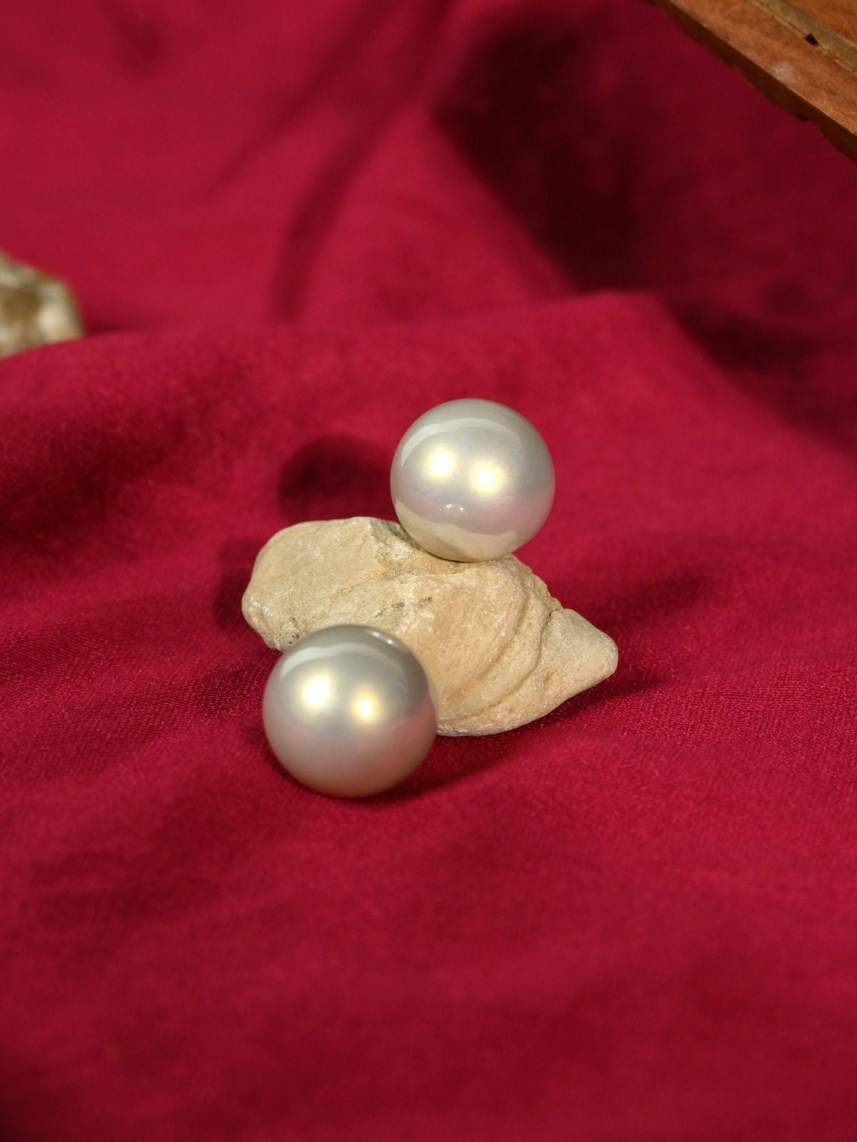 Luna Pearl Earrings