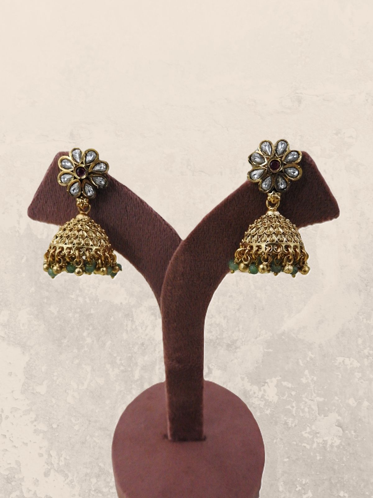 Aarvika Pearl Bloom Set