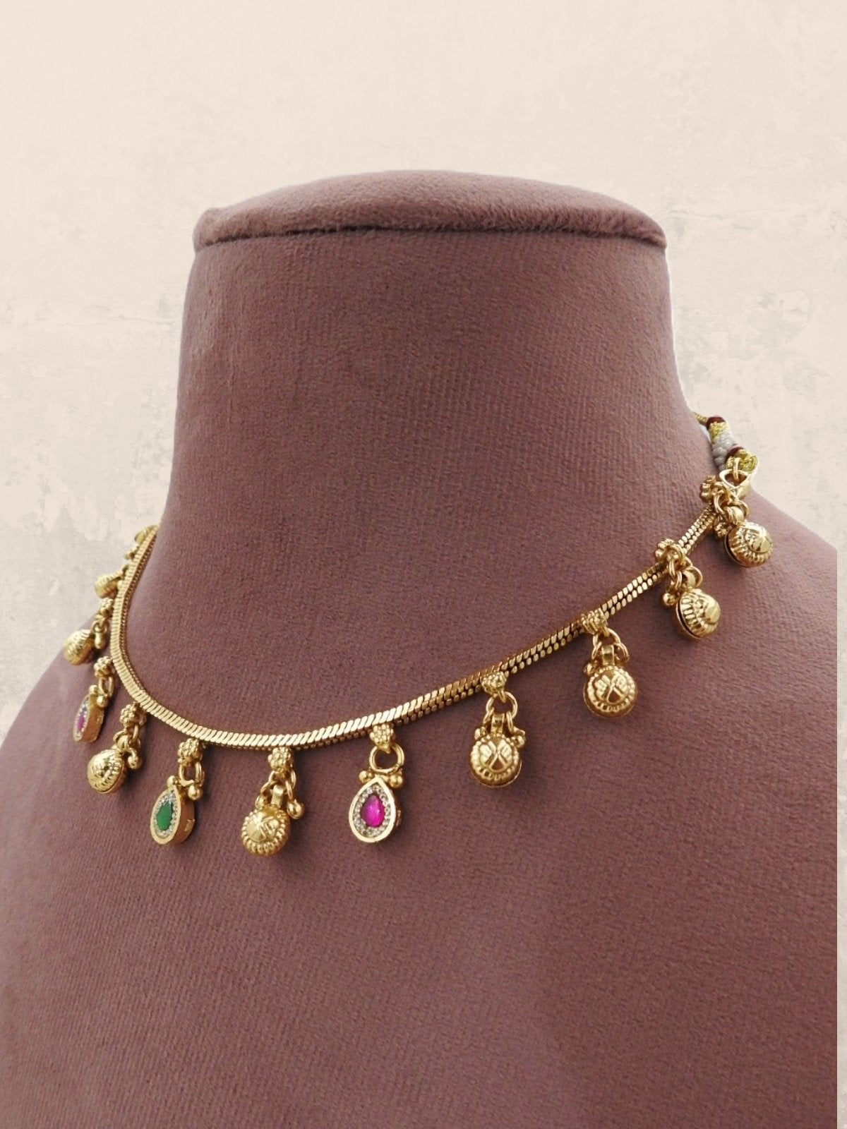 Naysa Gold Drop Choker Set