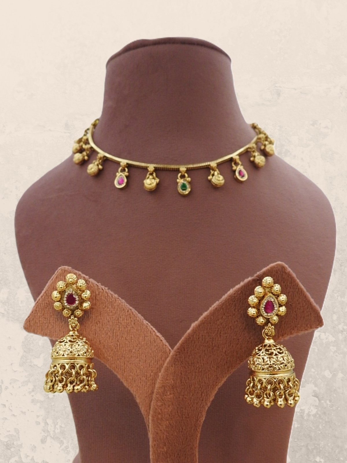 Naysa Gold Drop Choker Set