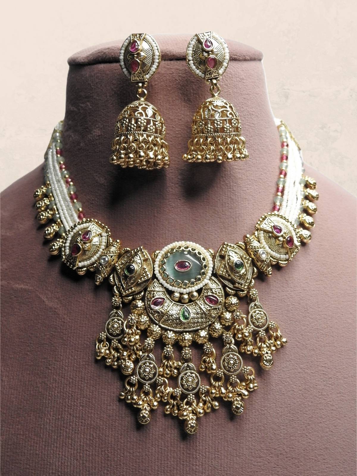 Nizara Royal Pearl Set