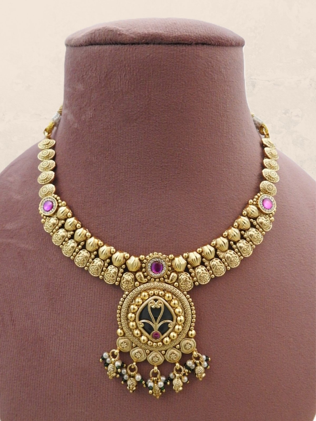 Regal Glow Necklace Set
