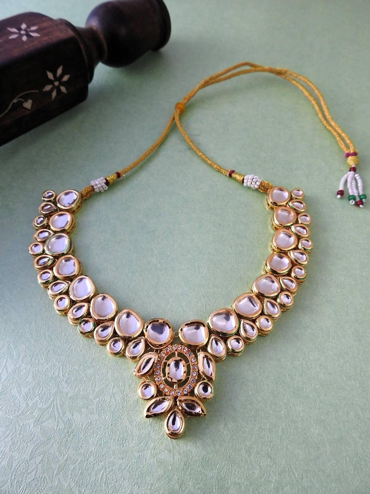 Kundan Necklace Set with Earrings & Maang Tikka