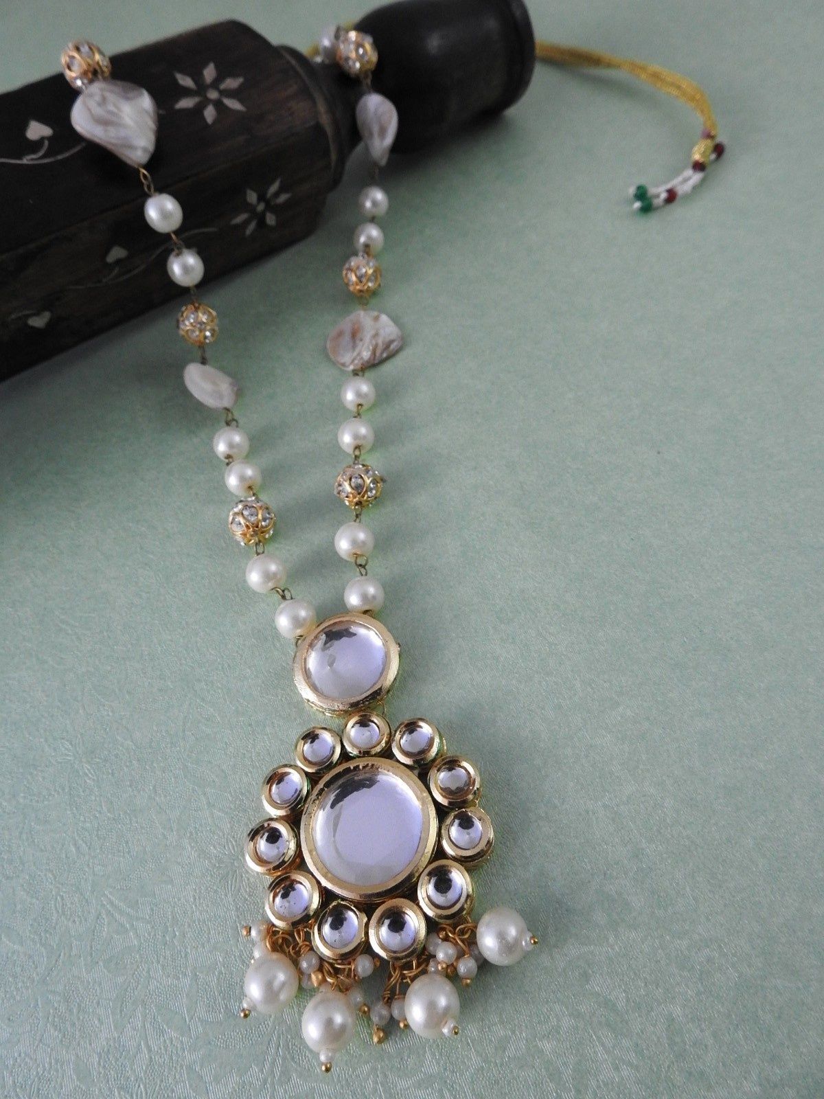 Aahana Kundan Pearl Necklace Set