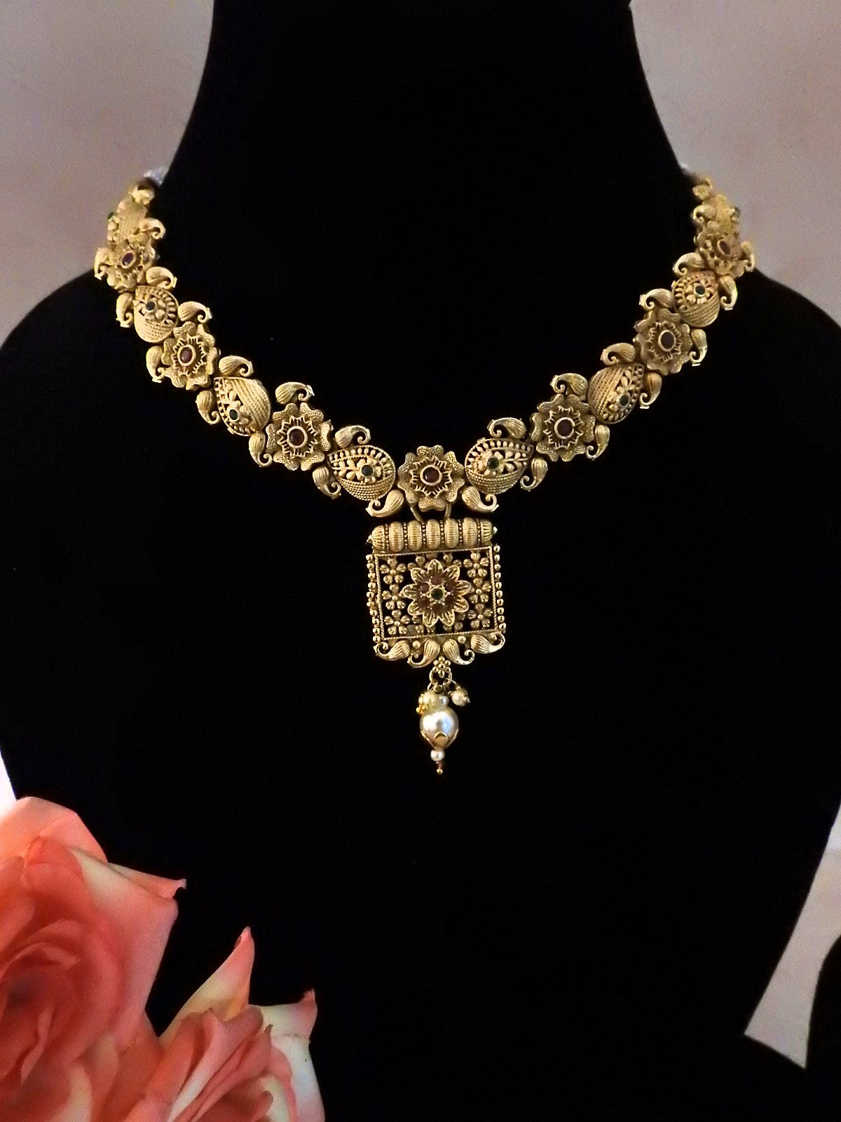 Royal Blossom Square Pendant Necklace Set