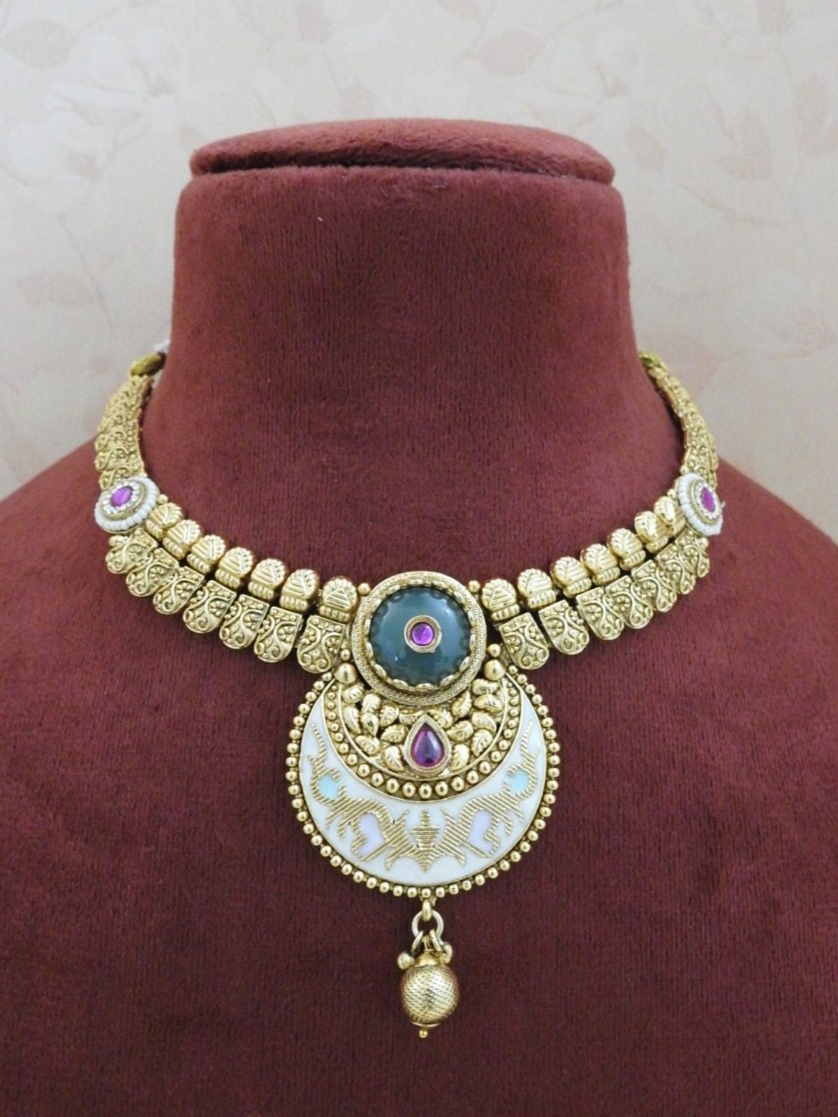 Royal Crescent Choker Set