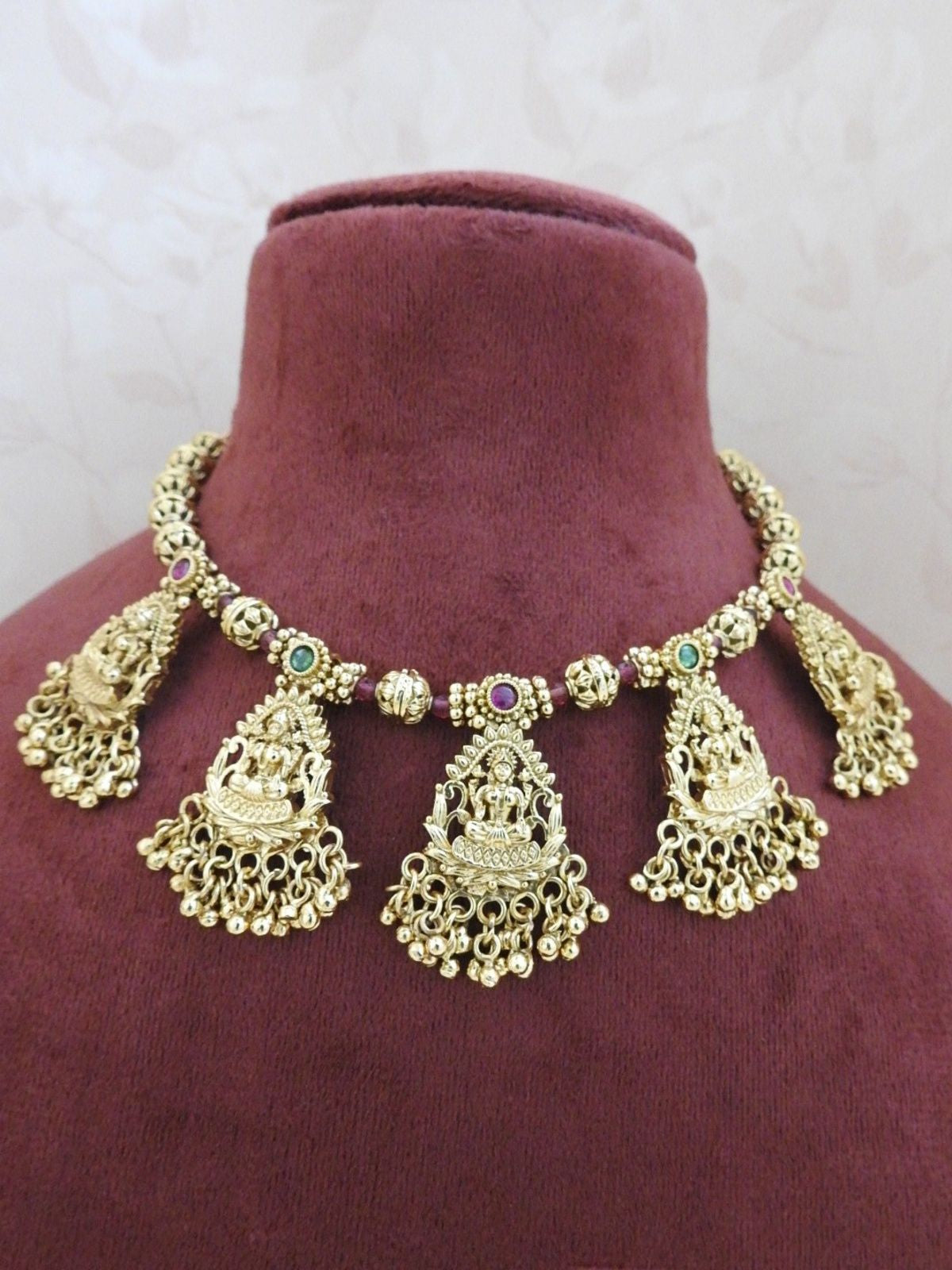 Temple Royale Choker Set