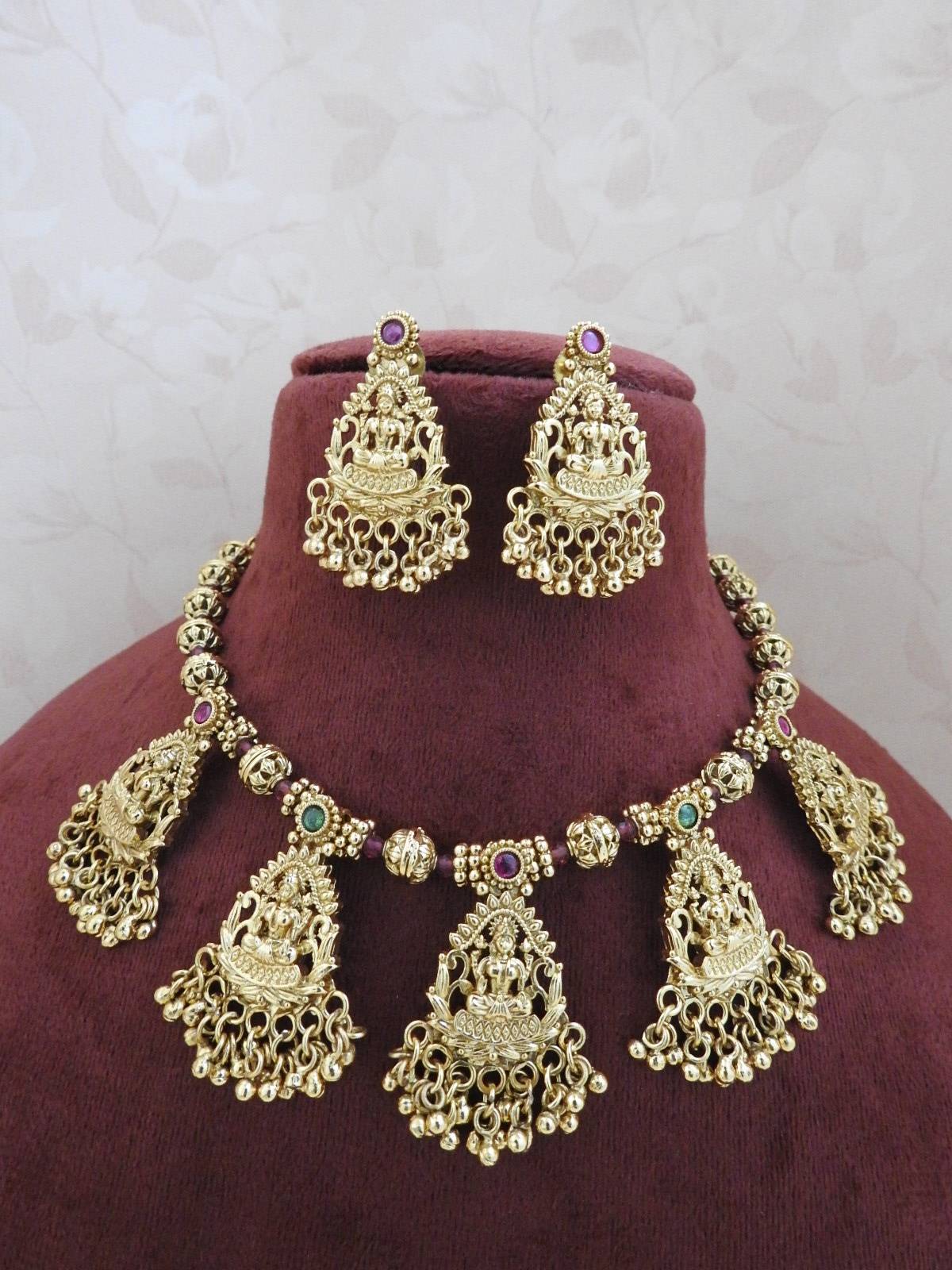 Temple Royale Choker Set