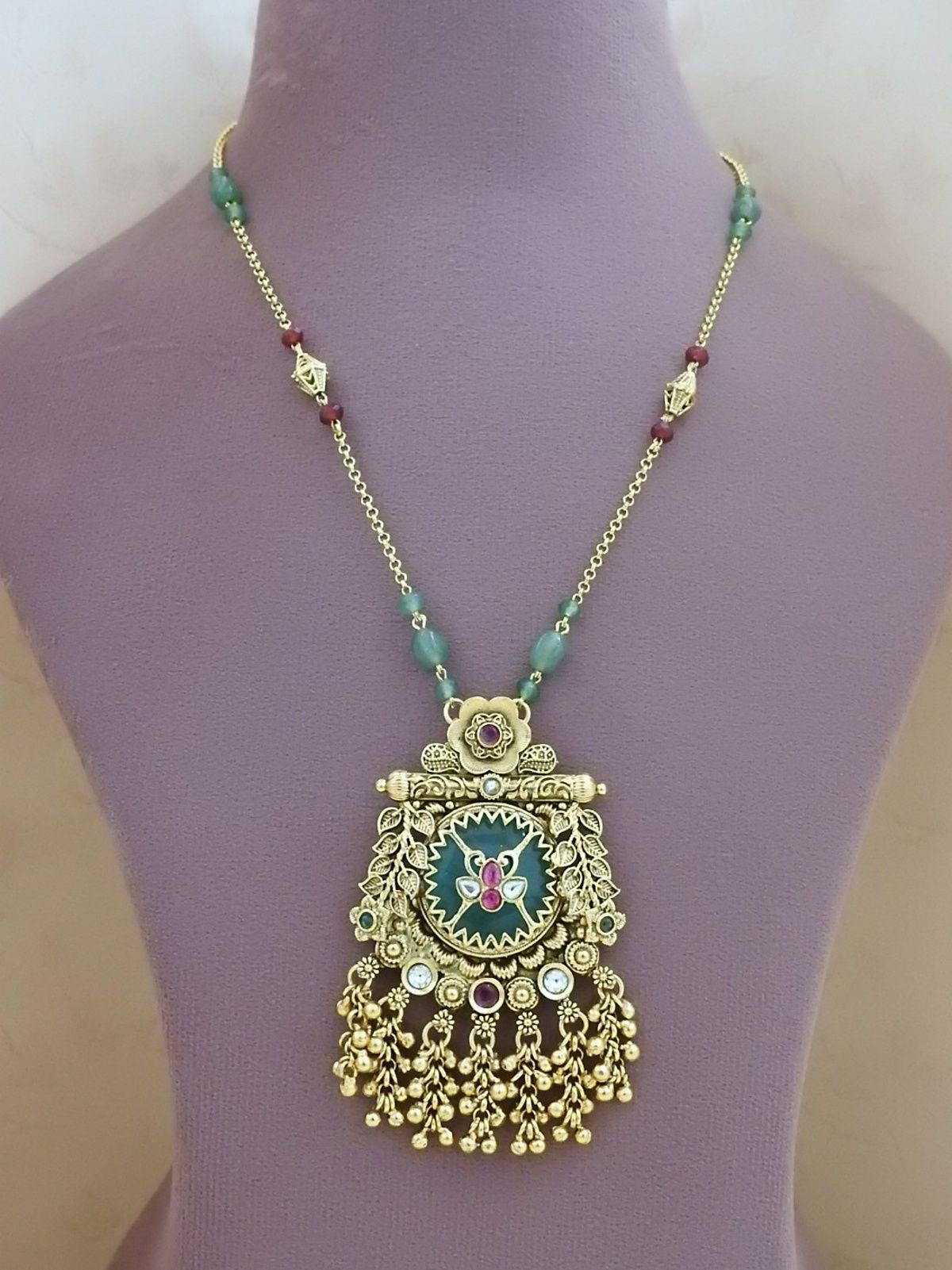 Golden Trishya Necklace Set