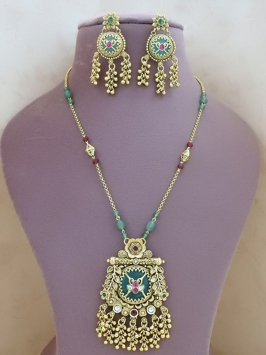 Golden Trishya Necklace Set