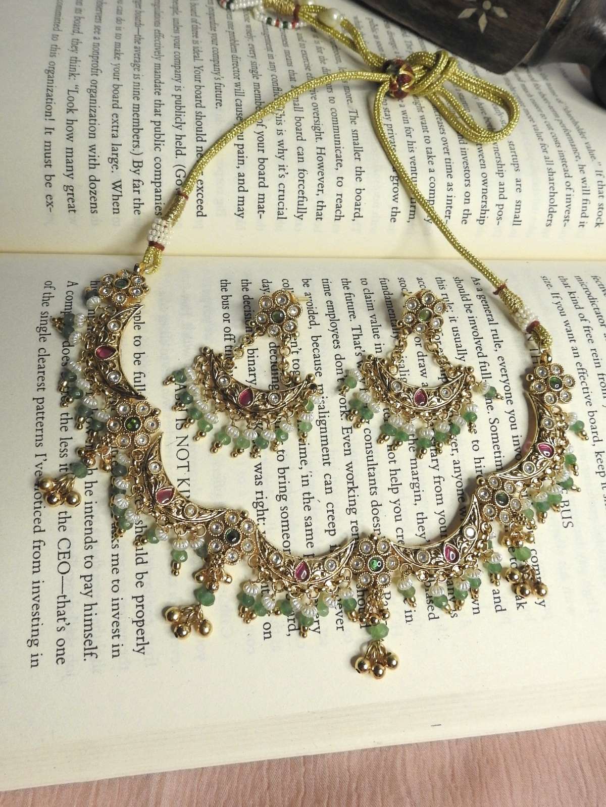 Pearl Regalia Choker Set