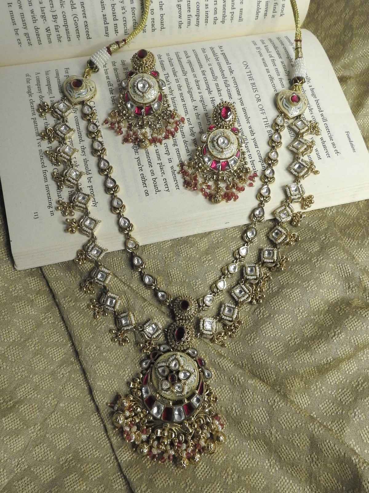 Radiant Stone Pearl Set