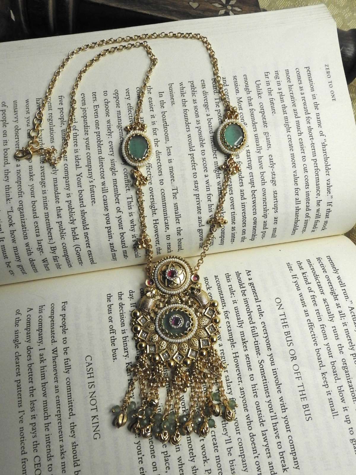 Antique Bloom Tassel Set