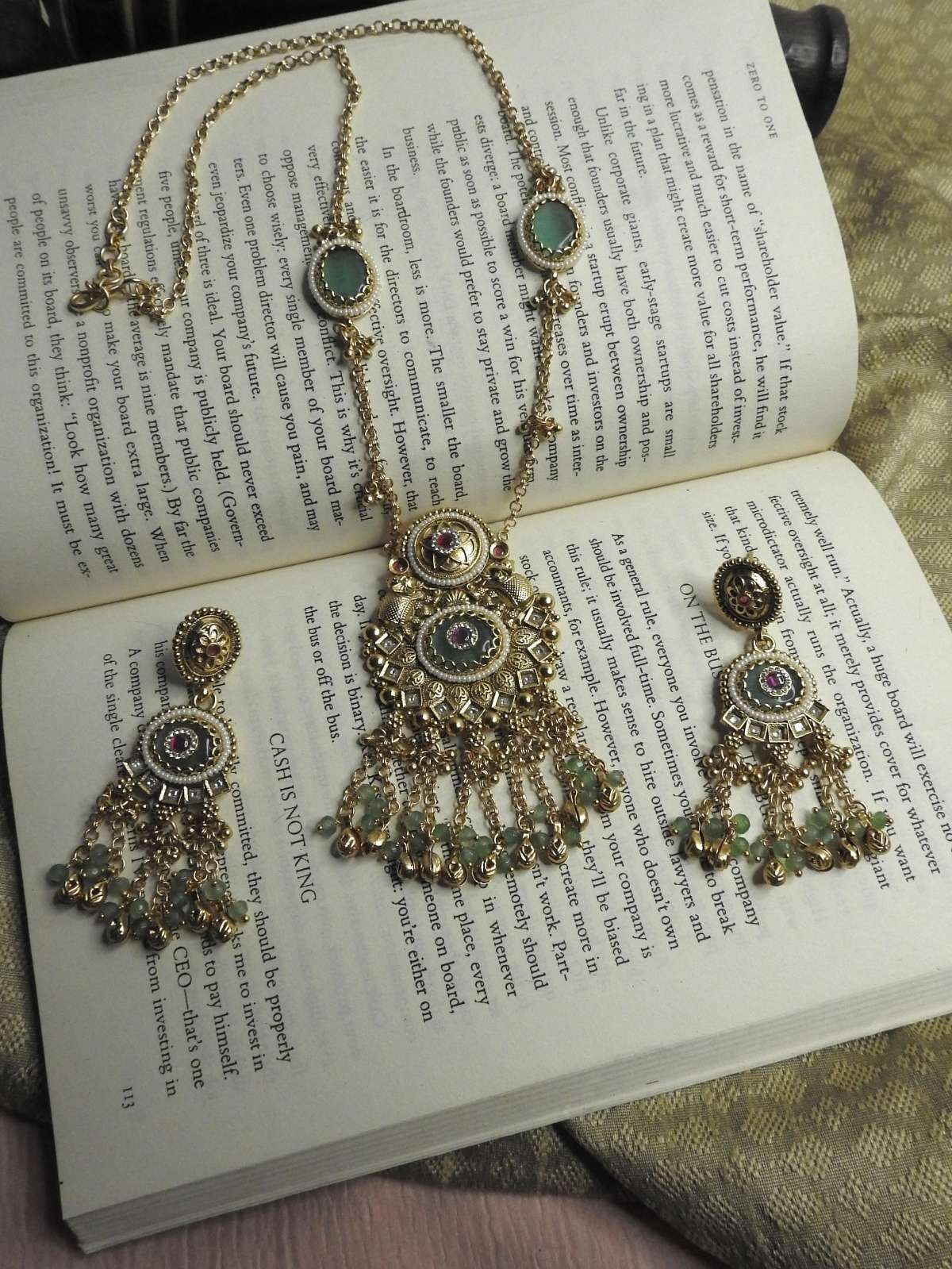 Antique Bloom Tassel Set