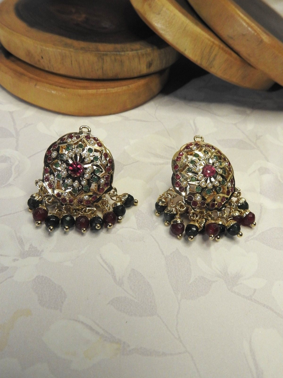 Aarvi Jadau Pearl Piroyi Set