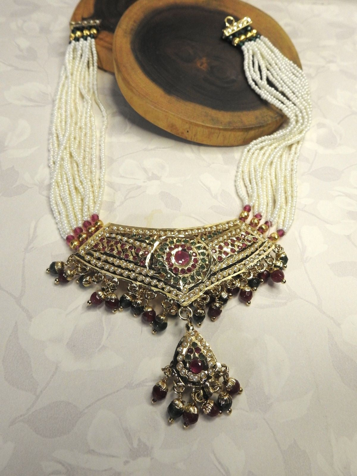 Aarika Jadau Pearl Piroyi Set