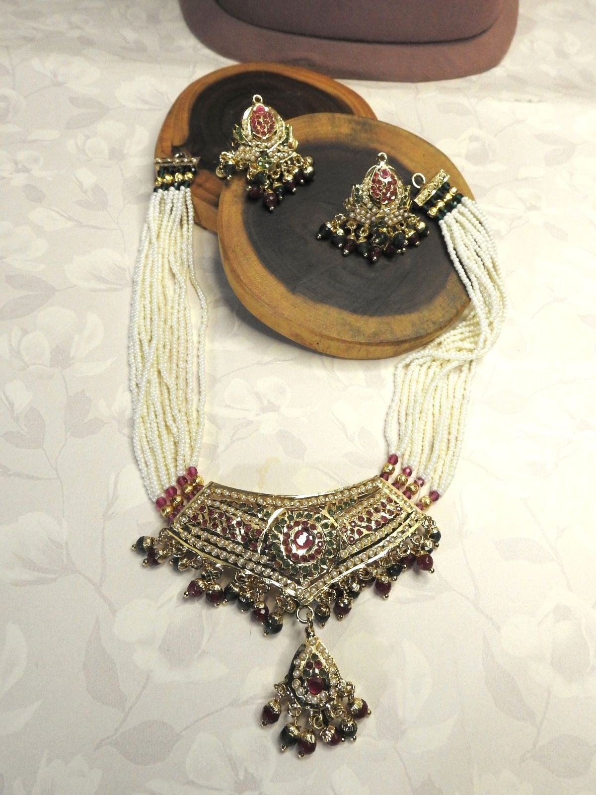 Aarika Jadau Pearl Piroyi Set