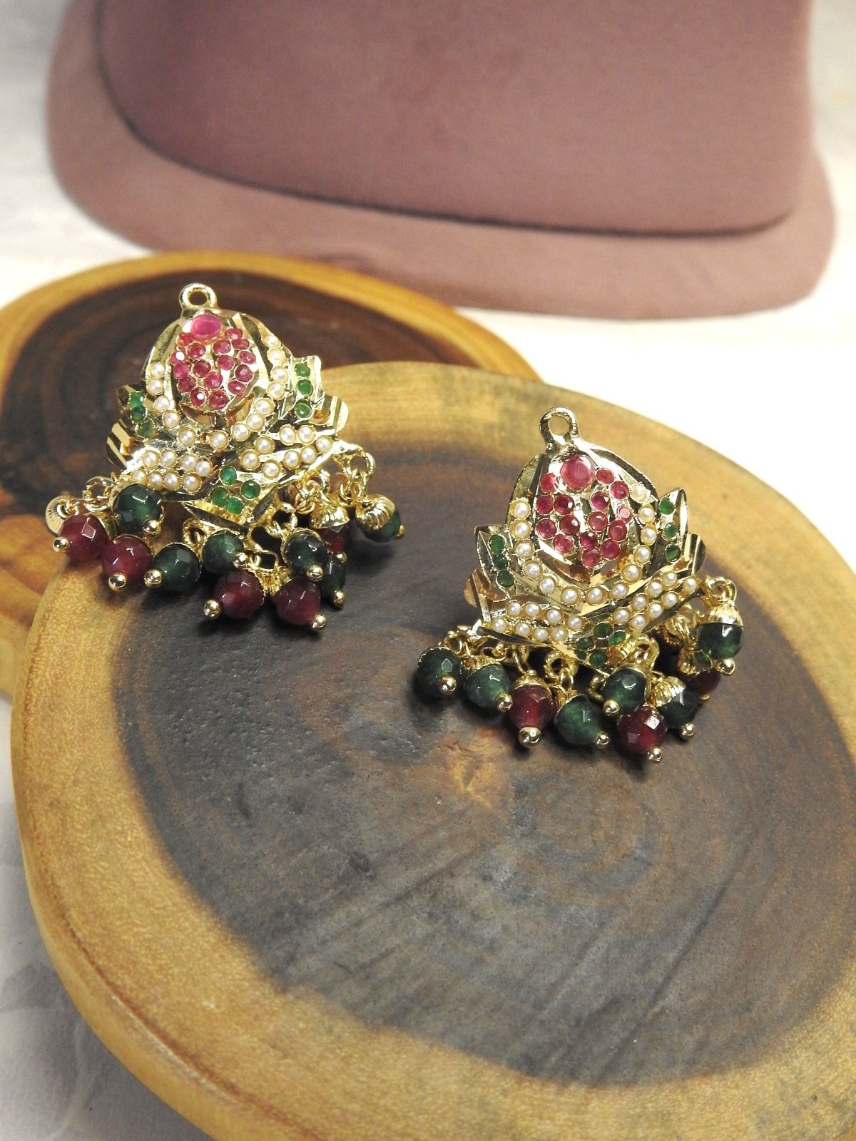 Aarika Jadau Pearl Piroyi Set