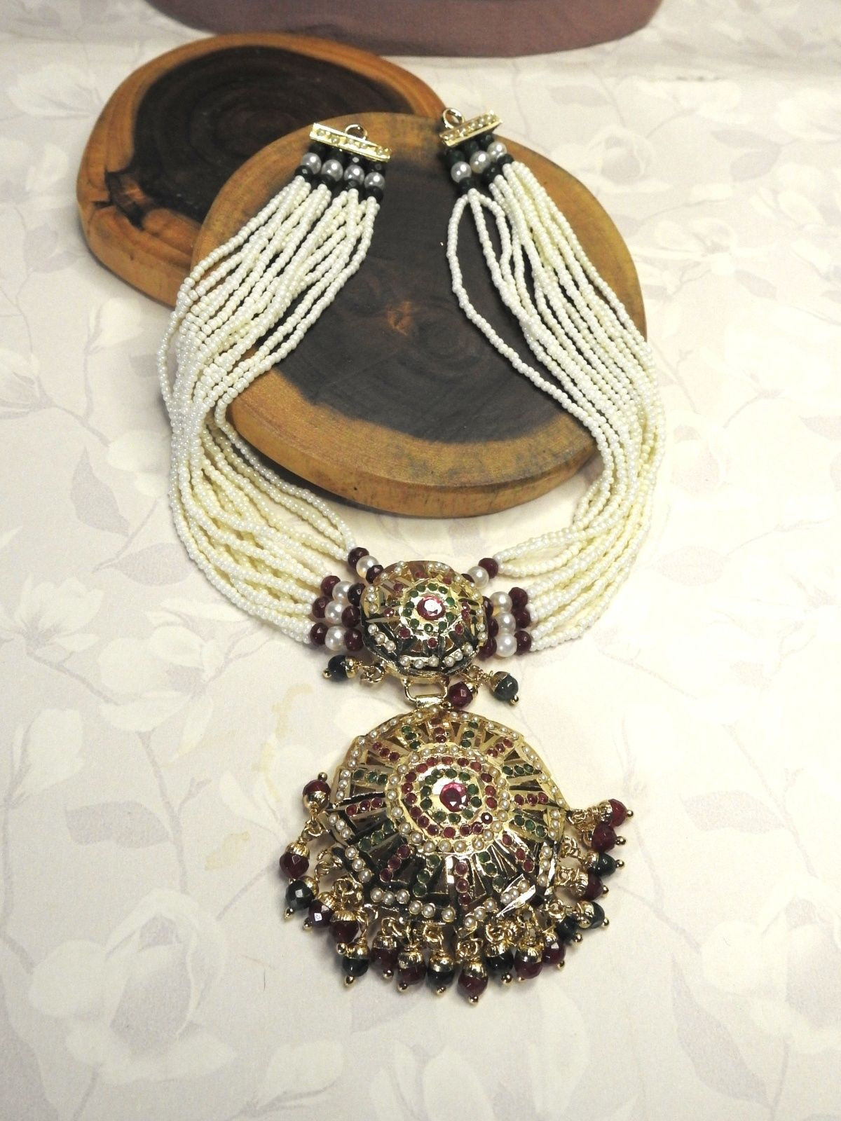 Amoli Jadau Pearl Piroyi Set