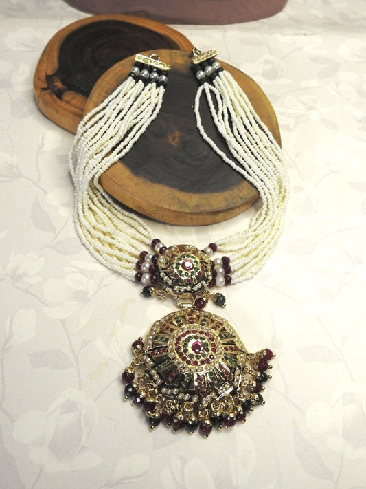 Amoli Jadau Pearl Piroyi Set