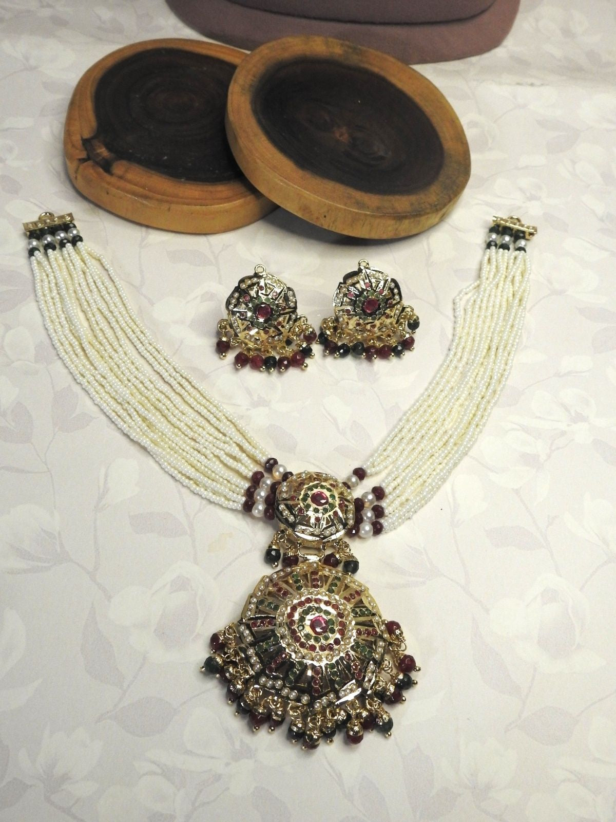Amoli Jadau Pearl Piroyi Set