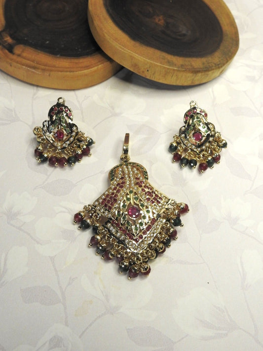 Ruhira Jadau Pendant & Earrings Set