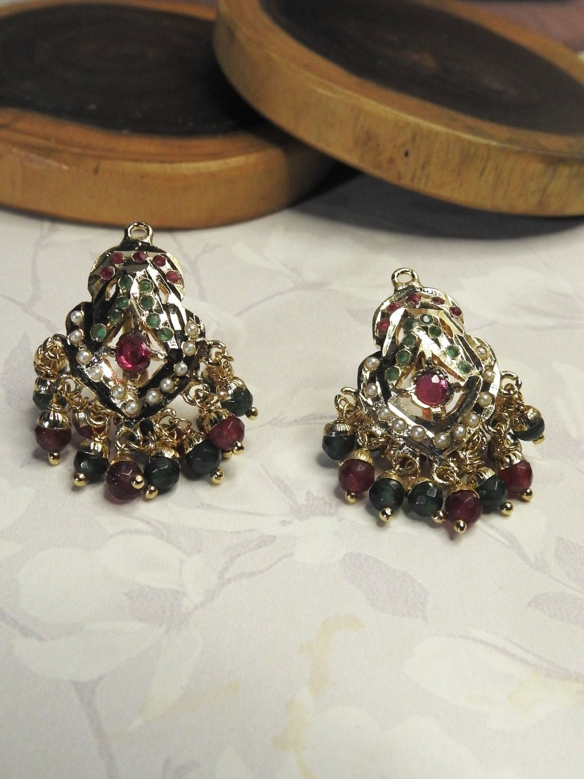 Ruhira Jadau Pendant & Earrings Set