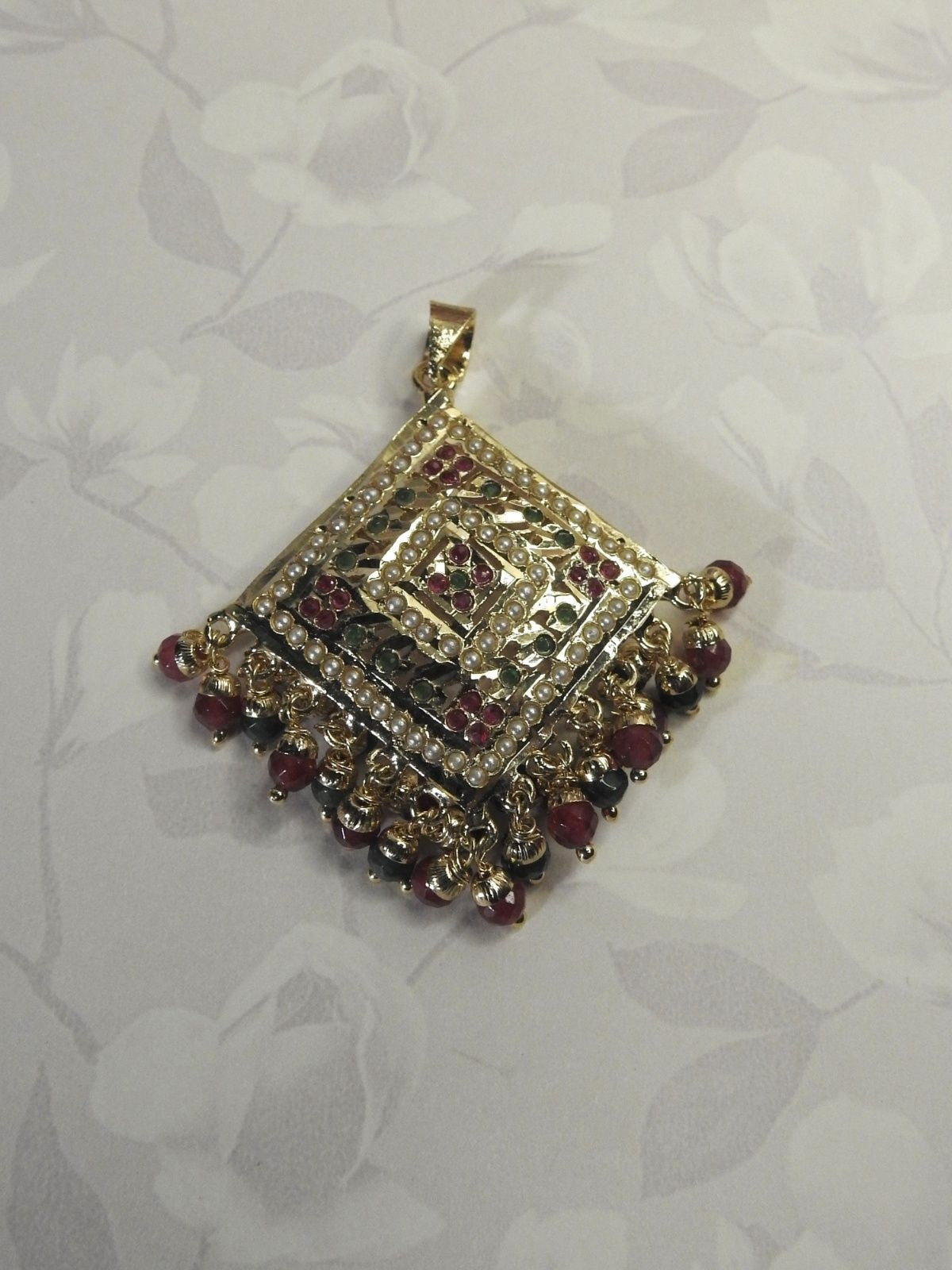 Aarohi Square Jadau Pendant Set