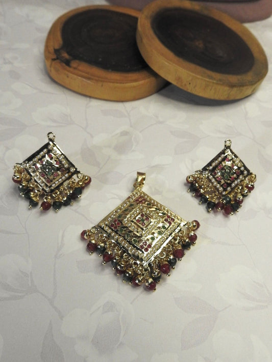 Aarohi Square Jadau Pendant Set