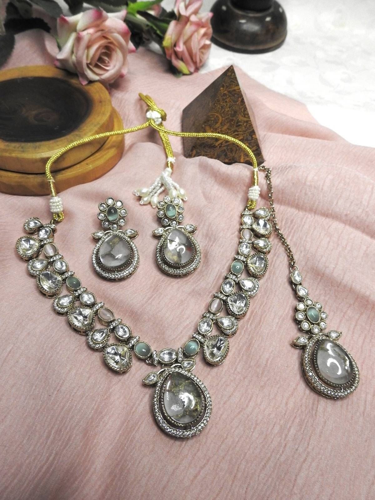 Mirror Glow Dewdrop Necklace Set