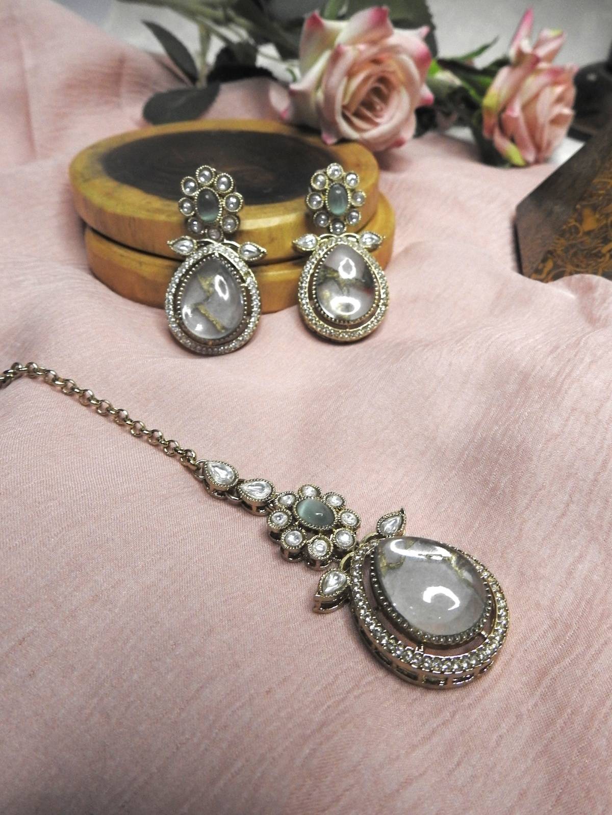 Mirror Glow Dewdrop Necklace Set