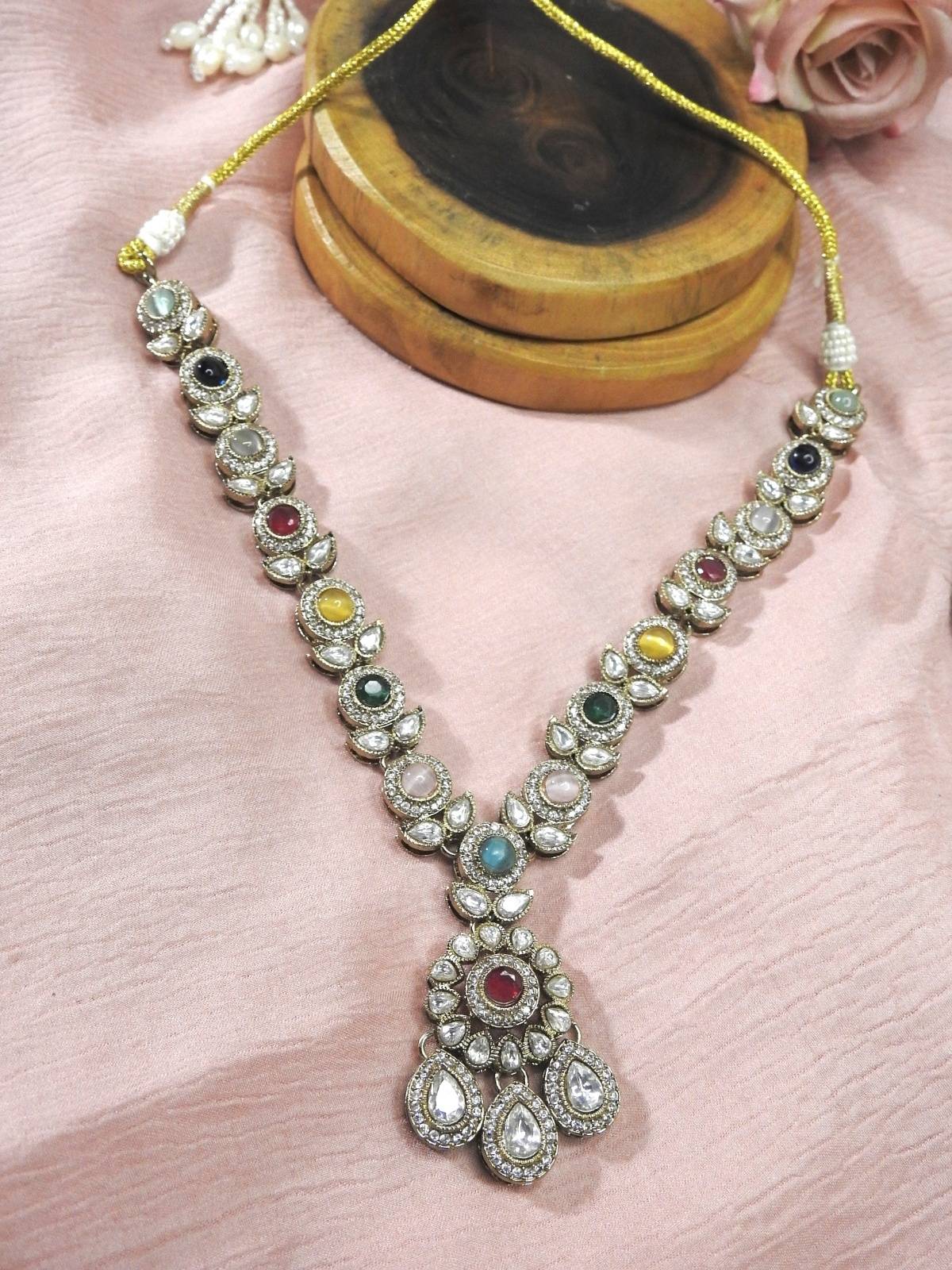 Heritage Navratna Blossom Set