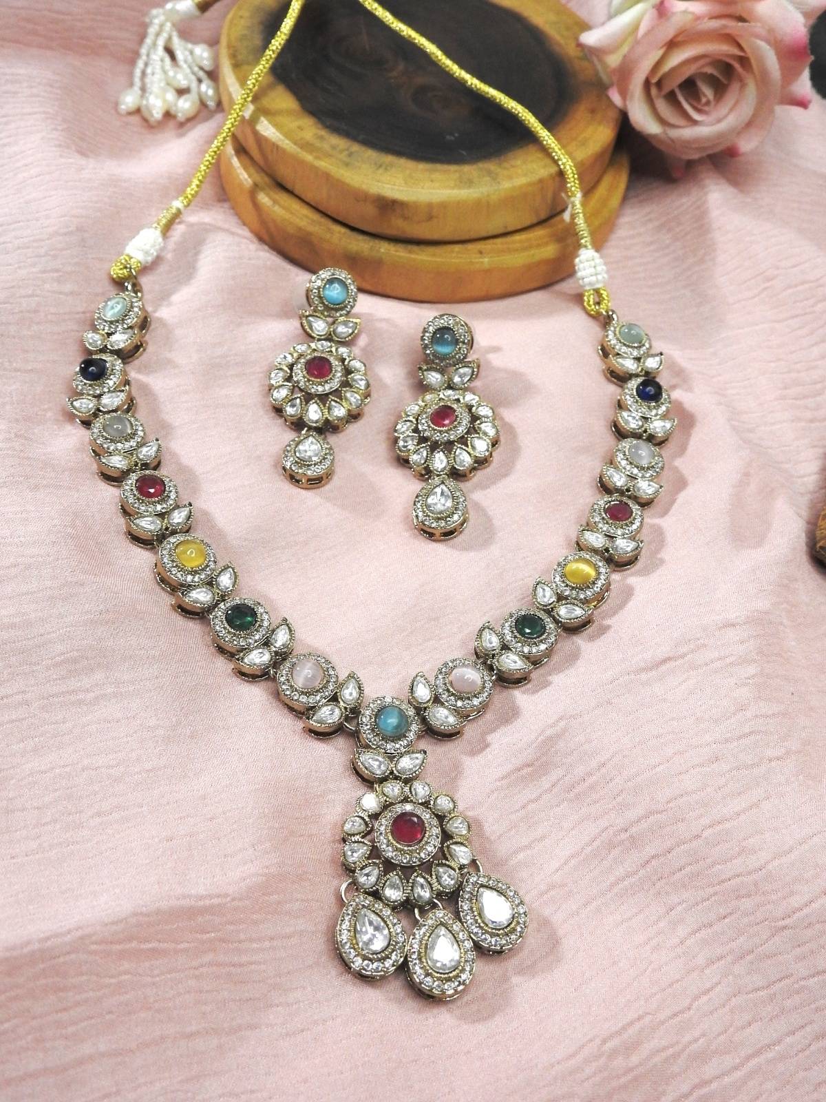 Heritage Navratna Blossom Set
