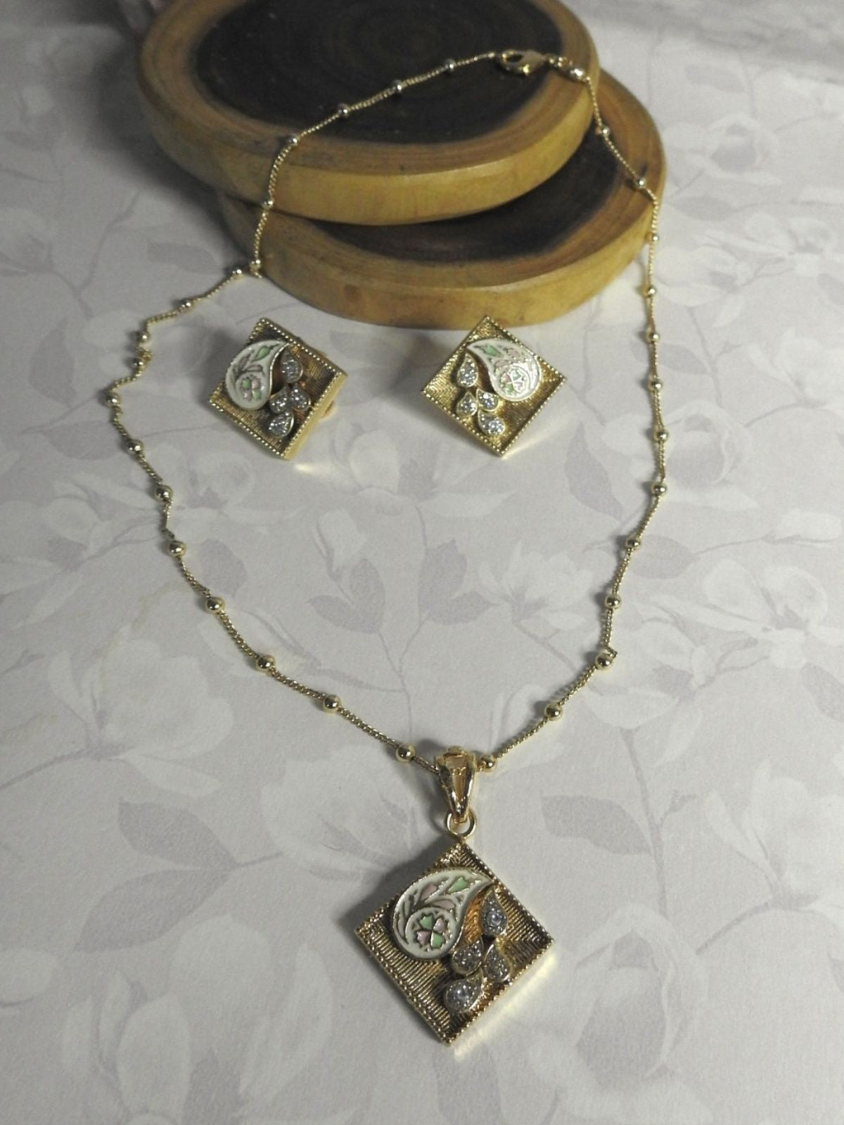 Golden Charm Pendant Set