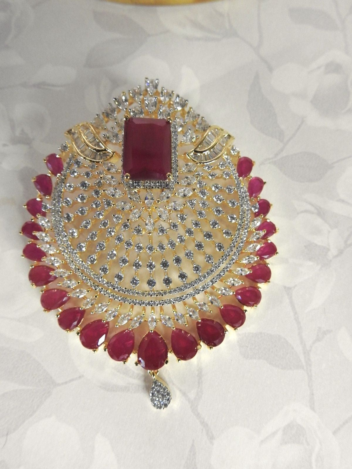 Ruby Aura Pendant Set