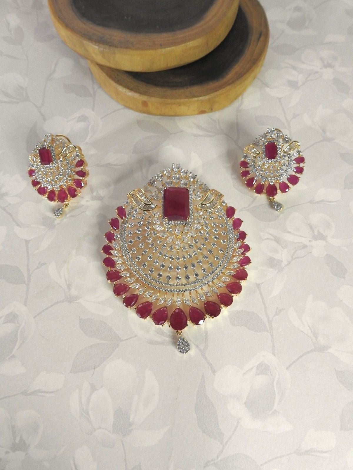 Ruby Aura Pendant Set