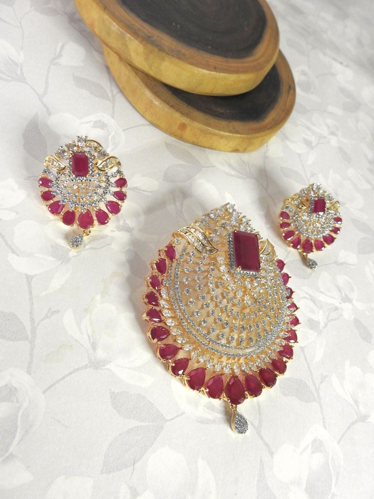 Ruby Aura Pendant Set