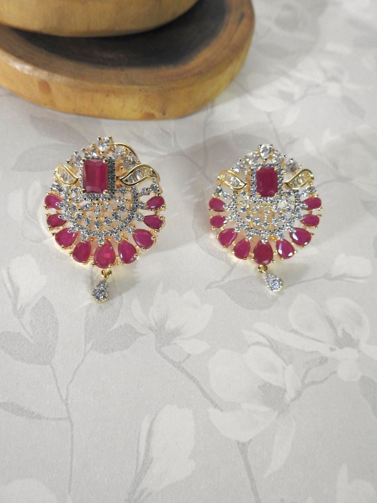 Ruby Aura Pendant Set