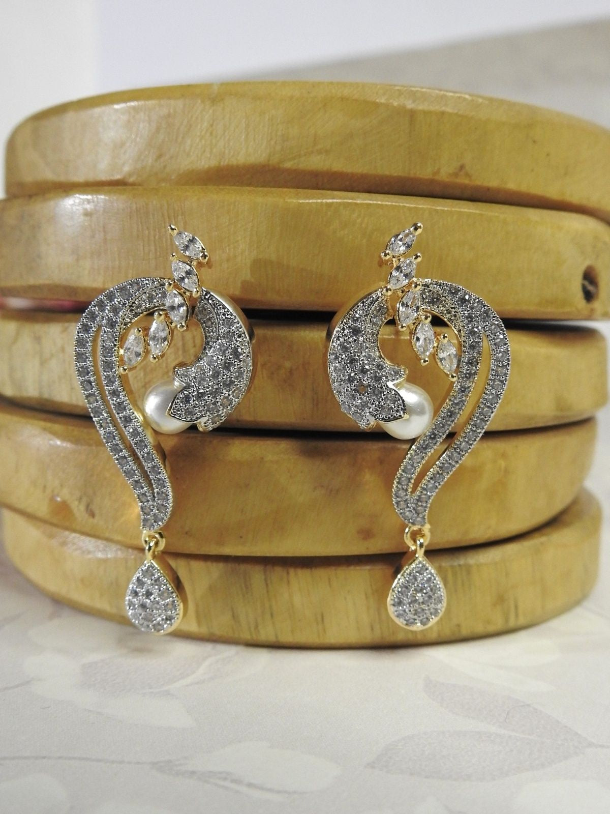 Ethereal Pearl Pendant Set