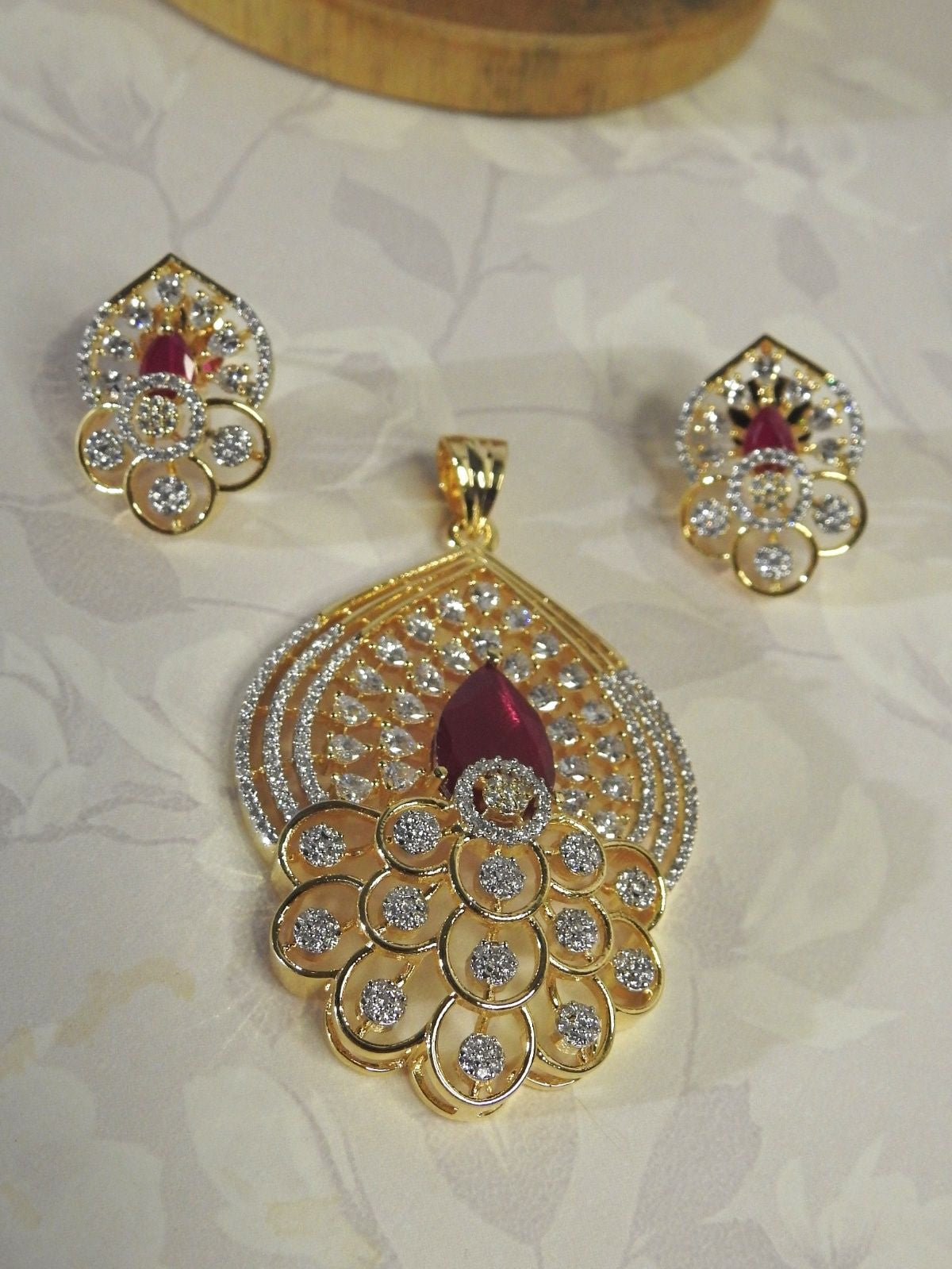 Ruby Majesty Pendant Set