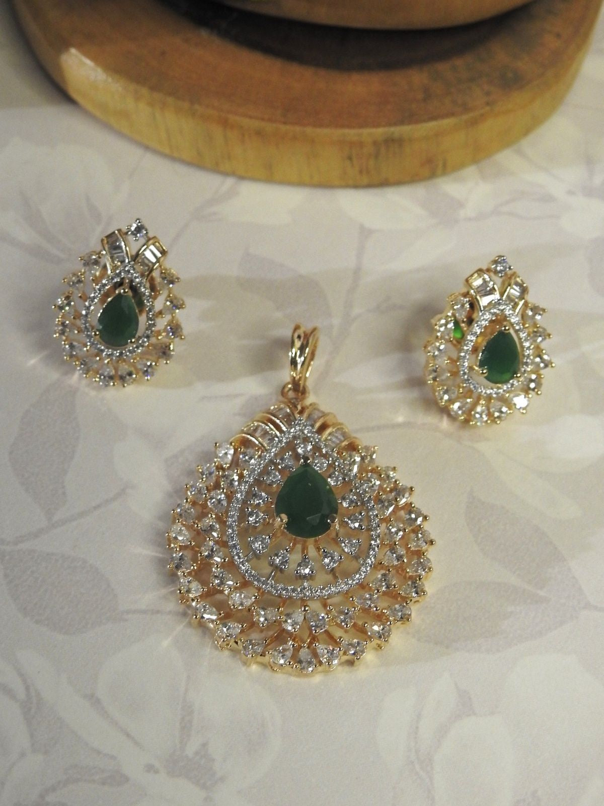 Radiance Pendant Set