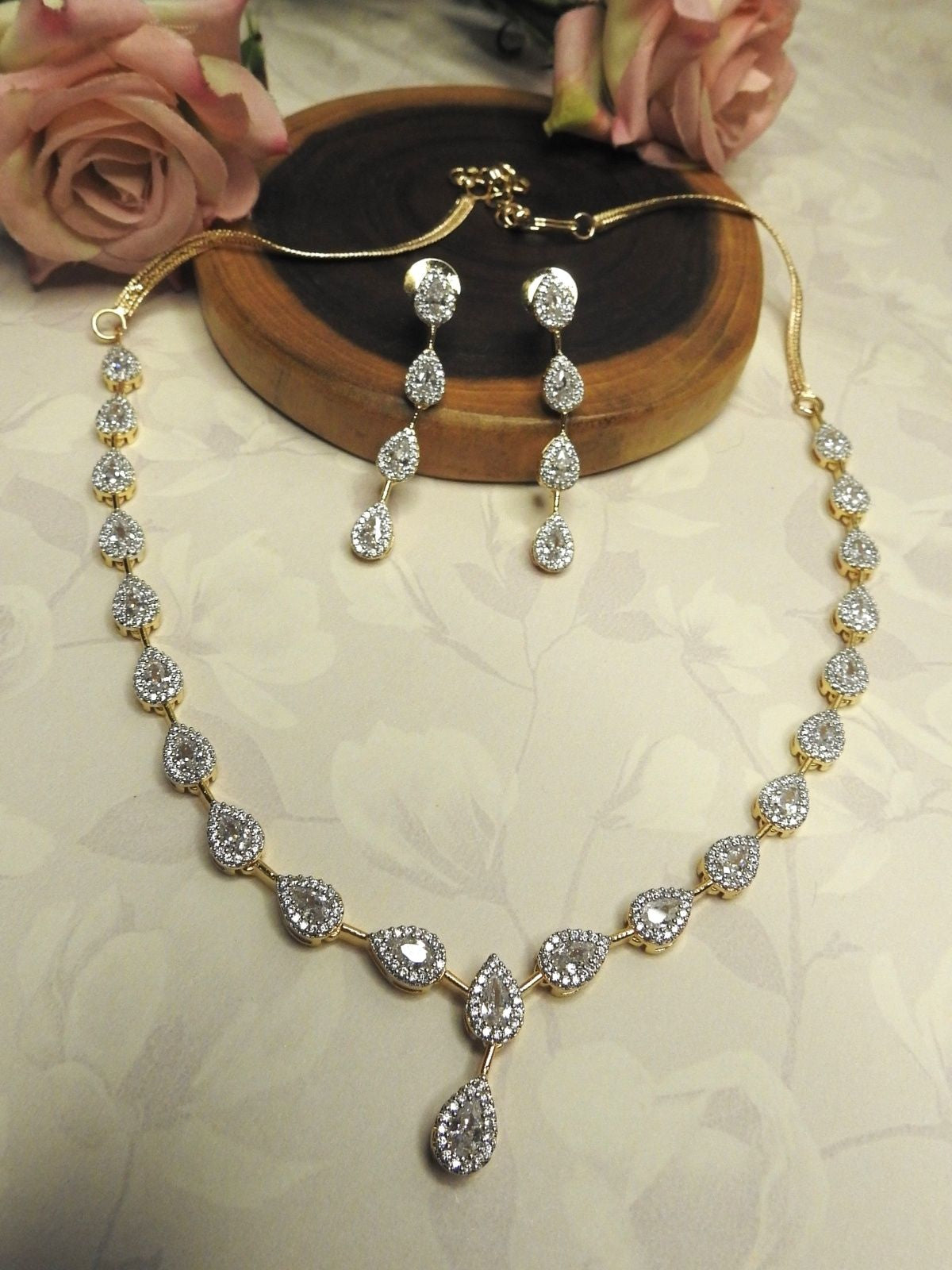 Serene Drops Necklace Set