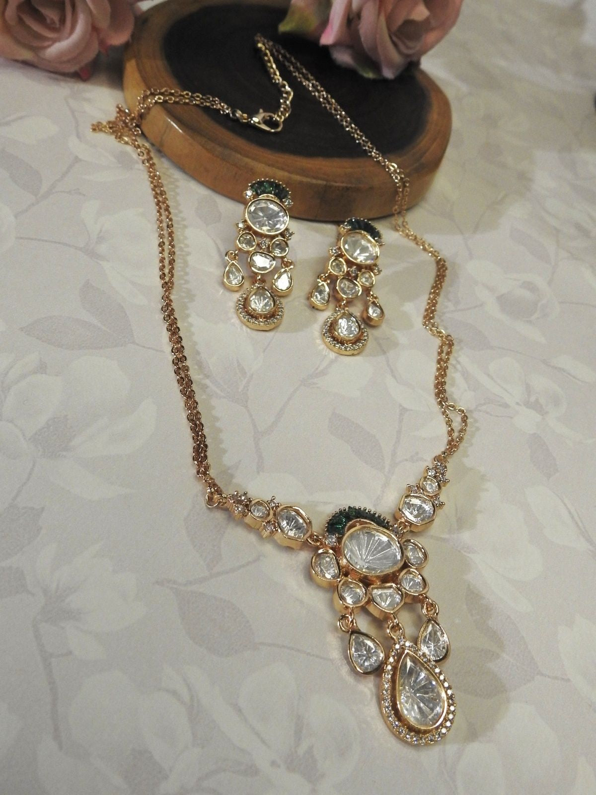 Emerald Glow Pendant Set