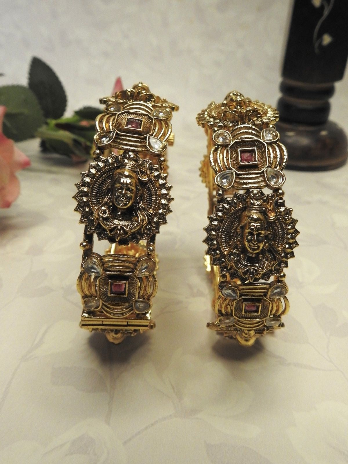 Aaradhya Shiva Temple Bangle Set