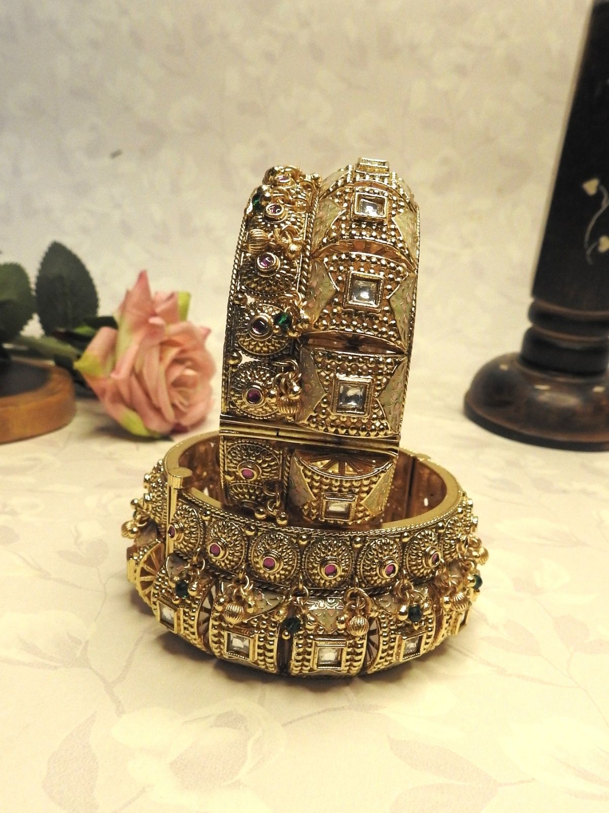 Antique Grace Gold Bangle Set